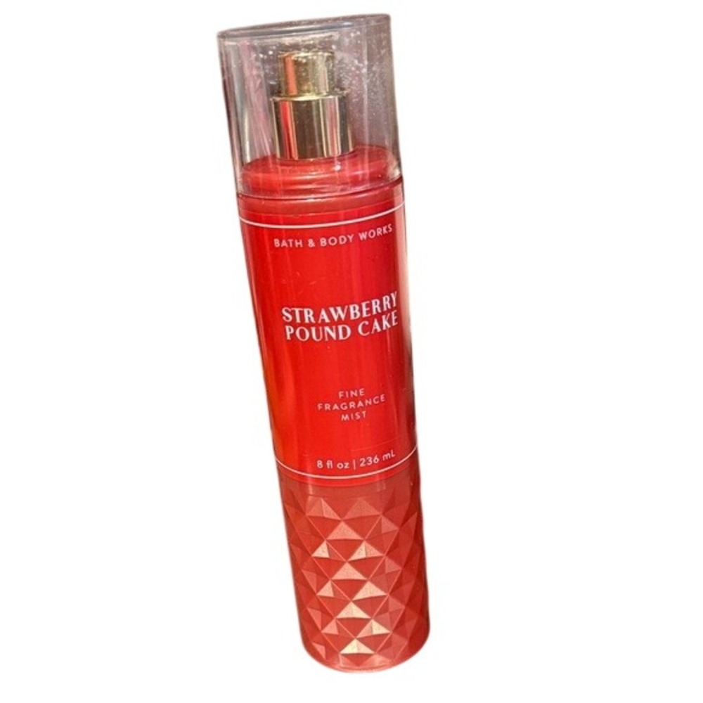 Bath Body Works Strawberry Pound Cake Fine Fragrance Mist‎ 8 fl oz 236 mL Red